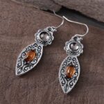 European And American New Retro Pattern Two-tone Gemstone Earrings - Image 3