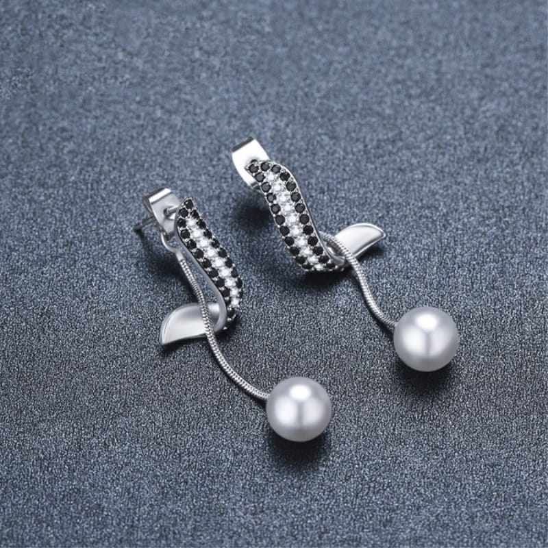 664d978f-2274-4247-bd22-ec31ad9d8762jpg Special Interest Light Luxury High-grade Tassel Earrings Ornament Women's Pearl Pendant - Image 1