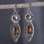 European And American New Retro Pattern Two-tone Gemstone Earrings - Image 4